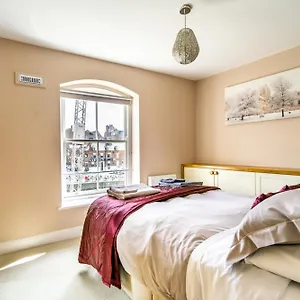 30 Woodsmill Quay Apartment