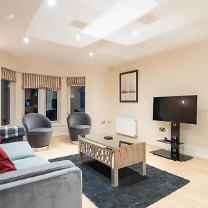 Modern Smart Open Plan Living With Free Parking Apartment